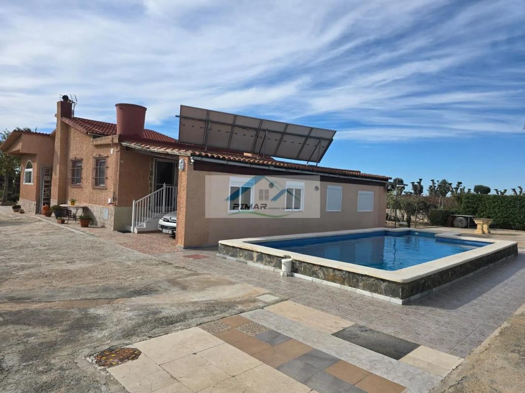 Sale of independent chalet in La Hoya-Daimes-El Derramador, Elche / Elx
photo 4