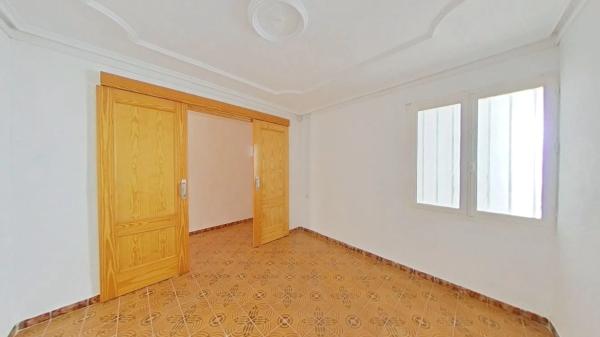 Venta de piso en Barrio Reina Victoria-Miguel Hernández, Elche / Elx
 photo 4