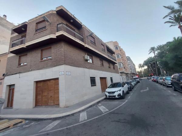 Independent chalet for sale in Barrio Portes Encarnades-Torreta-Portalada, Elche / Elx
thumbnail 2