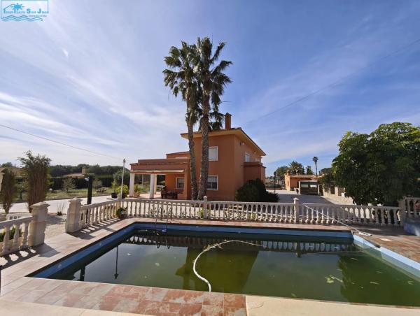 Independent chalet for sale in Maitino-Perleta, Elche / Elx
thumbnail 2