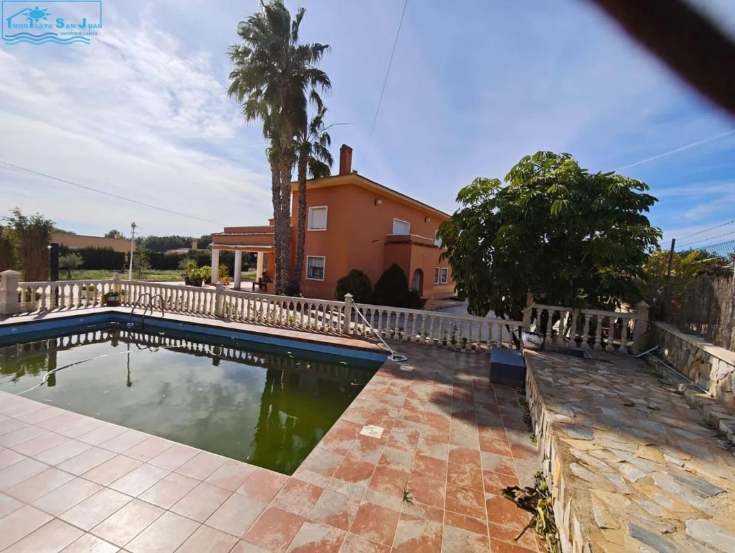 Sale of independent chalet in Maitino-Perleta, Elche / Elx
photo 4