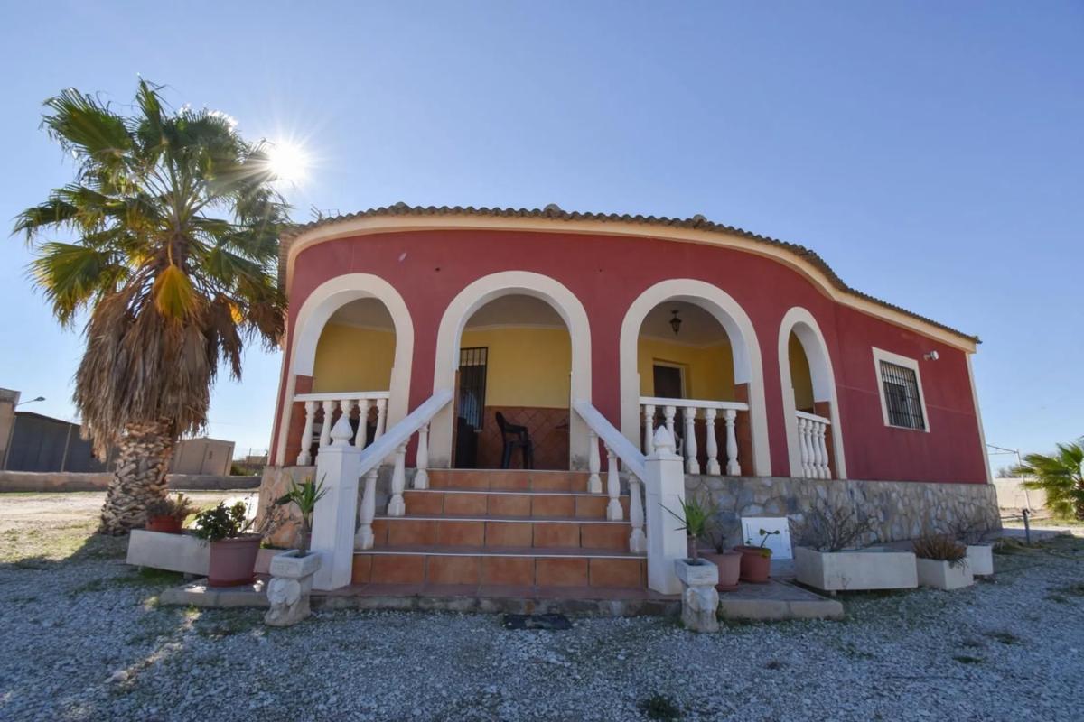 Sale of independent chalet in Partida Daimes, Elche / Elx
photo 1