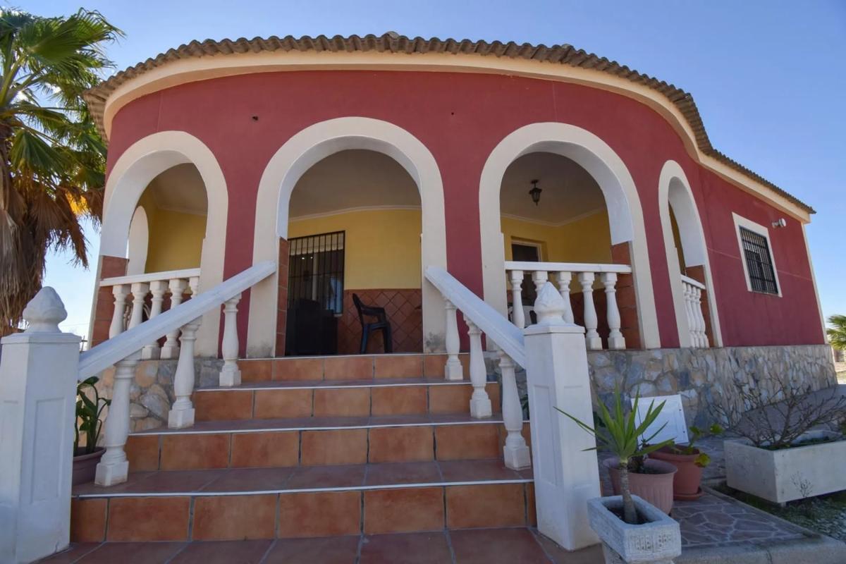 Sale of independent chalet in Partida Daimes, Elche / Elx
photo 2