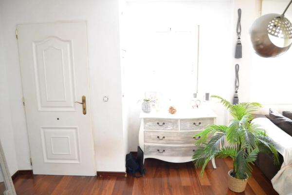 Chalet adosado en venta en Calle dels Botella , Elche / Elx thumbnail 2