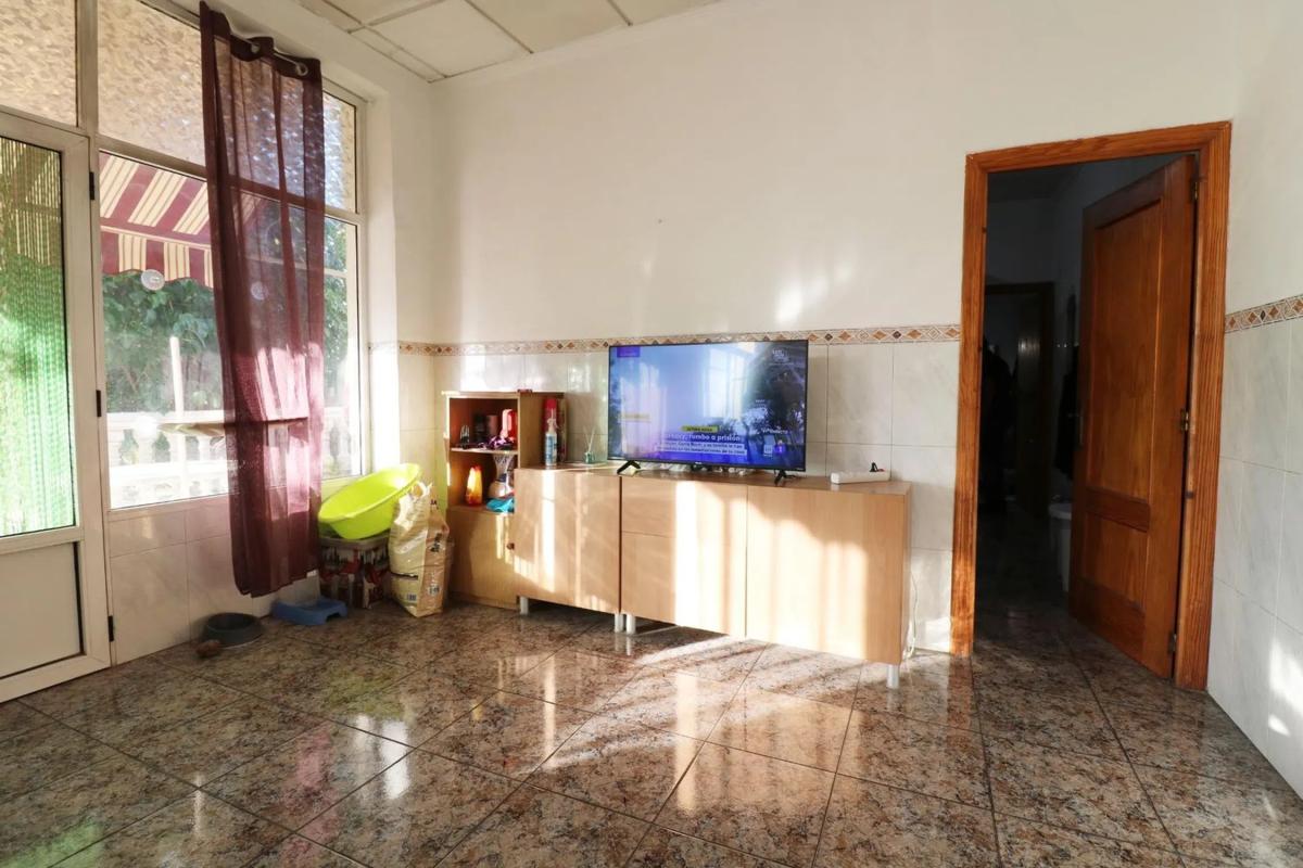 Sale of independent chalet in Algoda-Matola-Llano de San José, Elche / Elx
photo 2