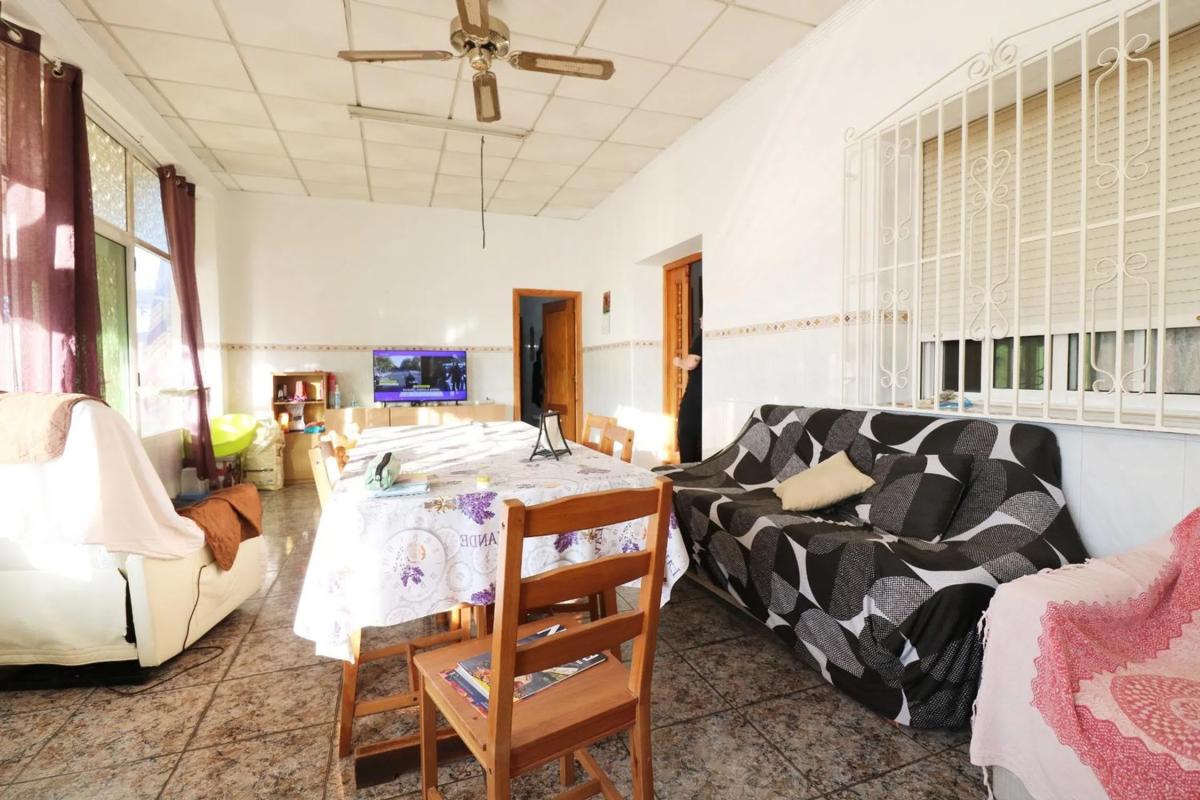 Sale of independent chalet in Algoda-Matola-Llano de San José, Elche / Elx
photo 3