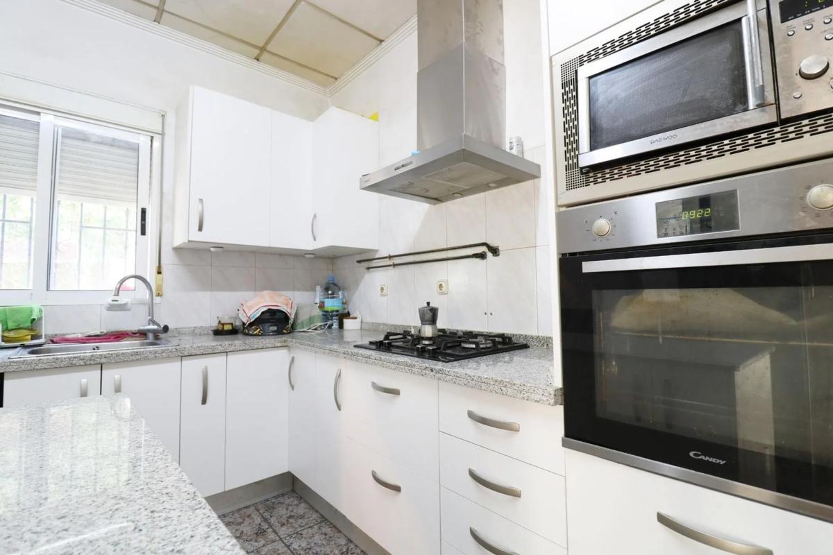 Sale of independent chalet in Algoda-Matola-Llano de San José, Elche / Elx
photo 4