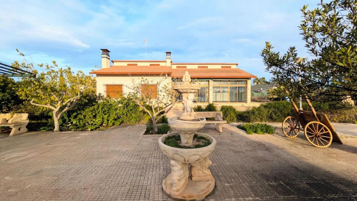 Sale of independent chalet in Maitino-Perleta, Elche / Elx
 photo 5