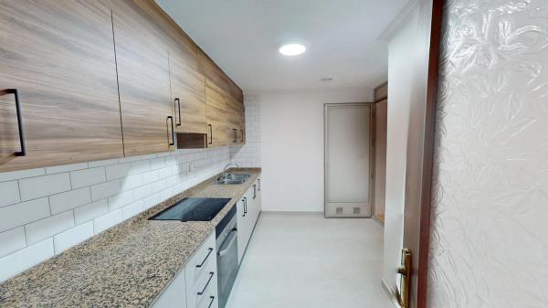 Venta de piso en Calle del Capità Antoni Mena, Elche / Elx
thumbnail 2