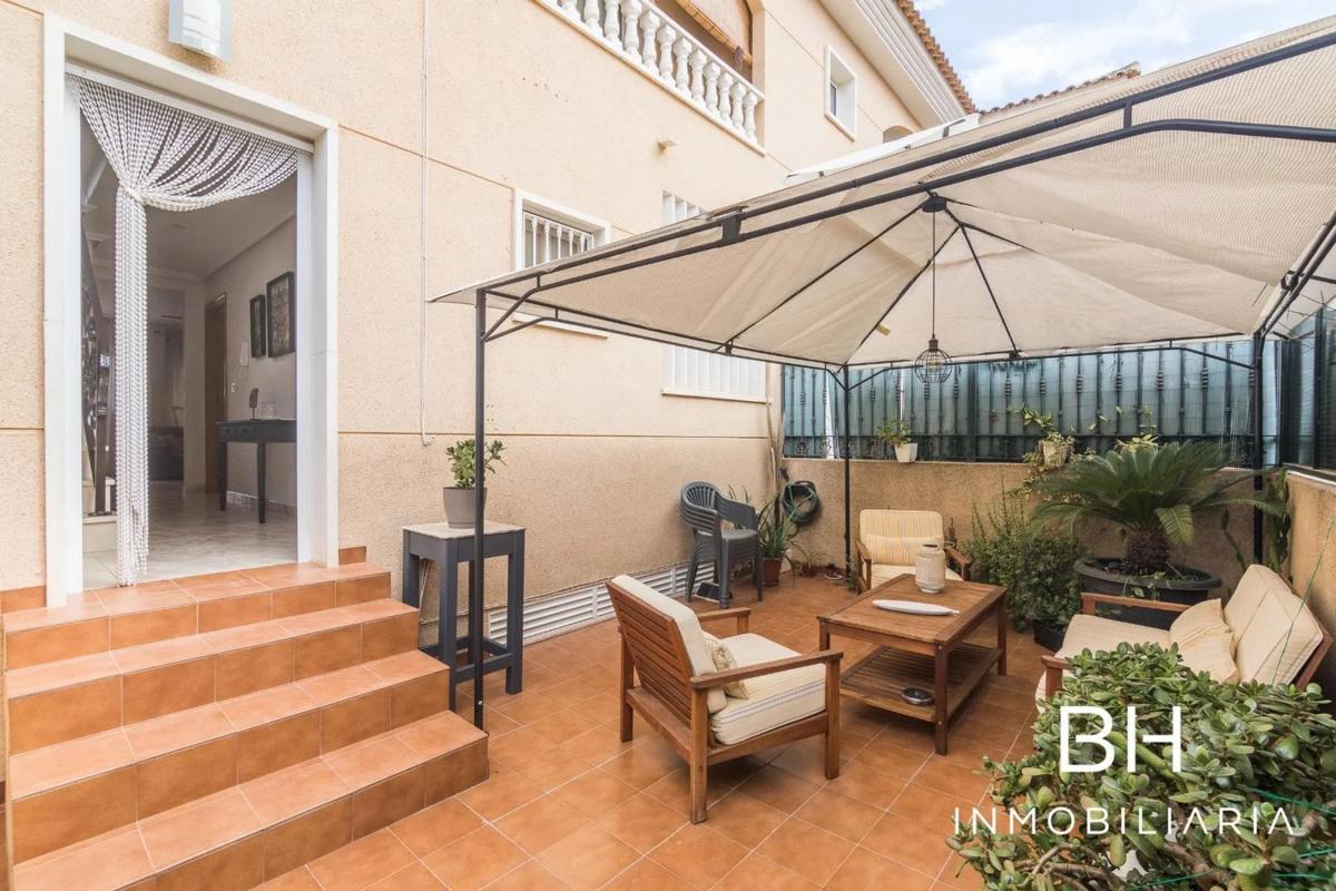 Sale of independent chalet in Avenida de Valverde, Elche / Elx
 photo 2