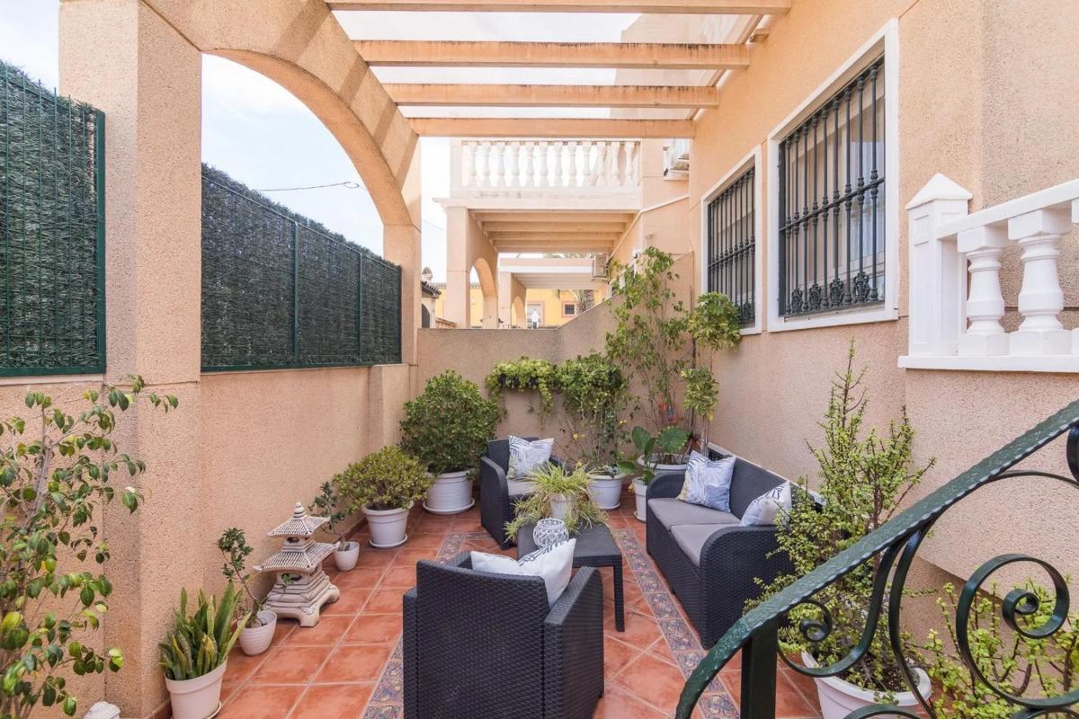 Sale of independent chalet in Avenida de Valverde, Elche / Elx
 photo 4