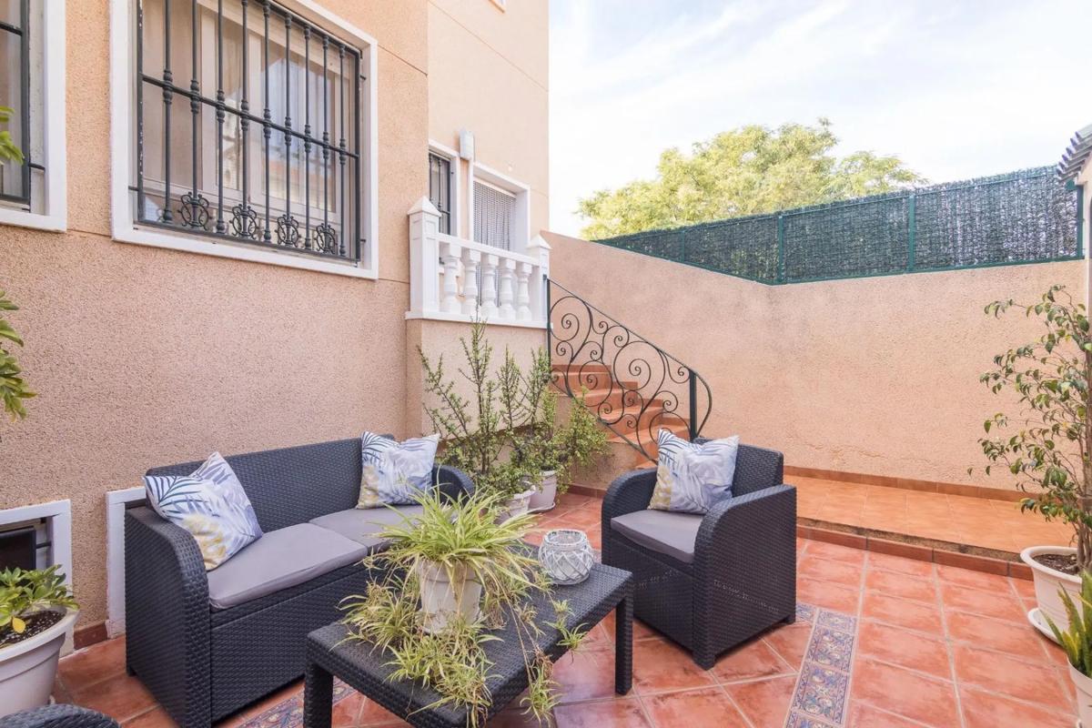 Sale of independent chalet in Avenida de Valverde, Elche / Elx
 photo 5