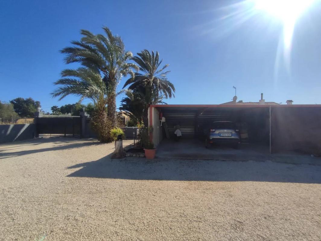 Sale of independent chalet in Partida Daimes, Elche / Elx
photo 3