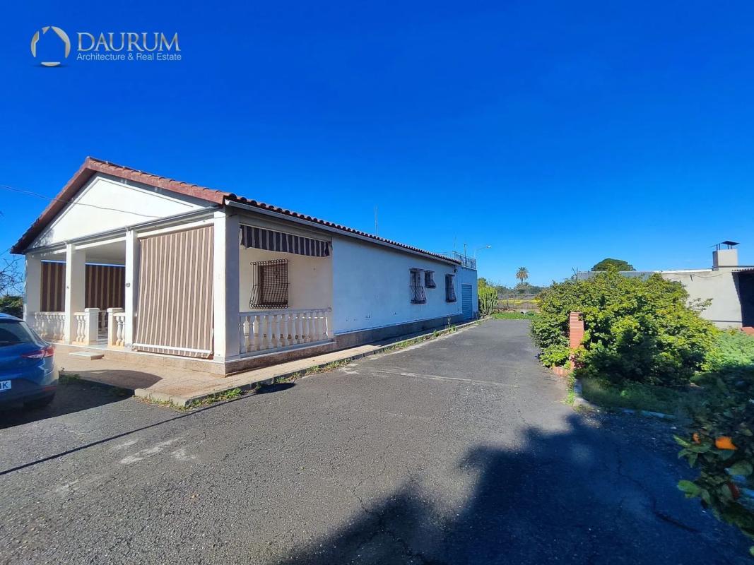 Venta de chalet adosado en  Baya-Alta , Elche / Elx photo 2