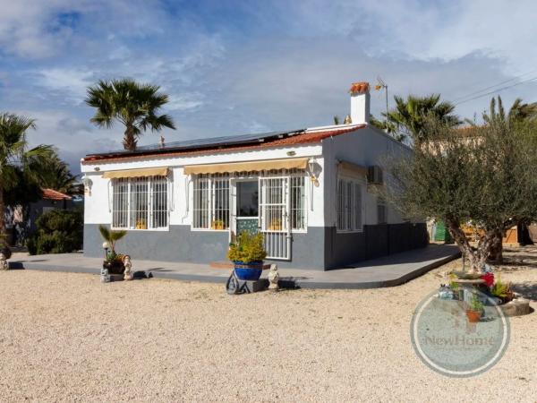 Chalet independiente en venta en Partida Daimes, Elche / Elx
 photo 1