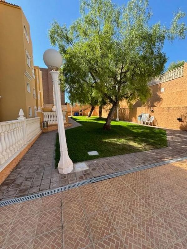 Venta de piso en Avenida San Bartolome Tir, 22, Elche / Elx
photo 1