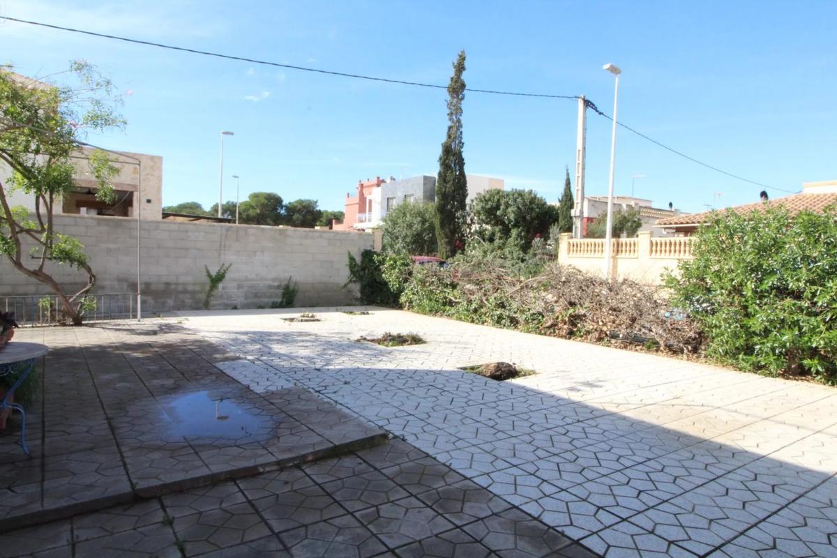 Sale of independent chalet in CL PALANGRE, Elche / Elx
photo 1