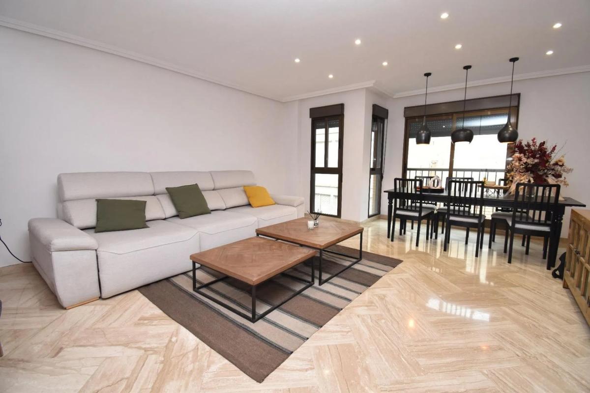 Venta de piso en Barrio Centro, Elche / Elx
photo 2
