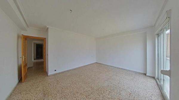 Продажа квартиры на Calle Francisco Ruiz Bru, Эльче / Эльх
photo 1