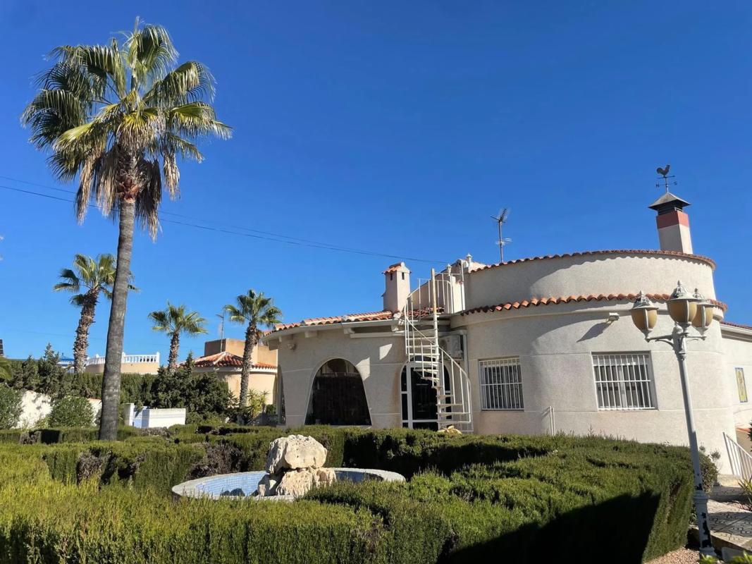 Venta de chalet independiente en Calle Bernia s/n, Elche / Elx
photo 2