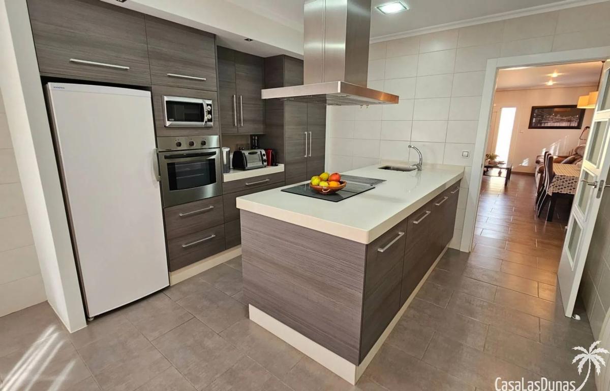 Venta de chalet independiente en Calle del lu, Elche / Elx
photo 1