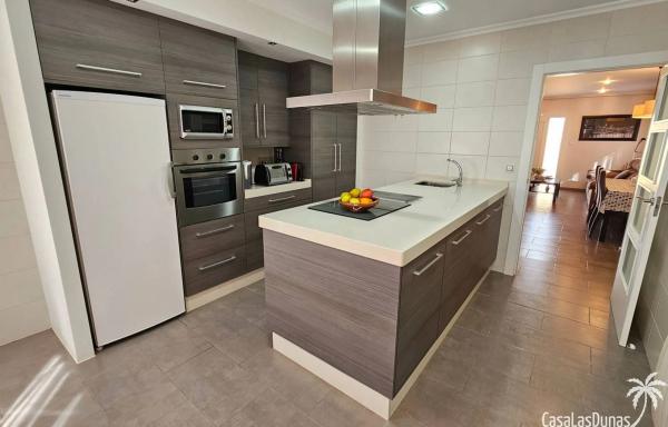 Chalet wolnostojący na sprzedaż w Calle del lu, Elche / Elx photo 1