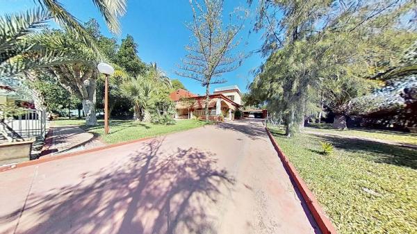 Chalet independiente en venta en Peña de Las Águilas, Elche / Elx
thumbnail 2