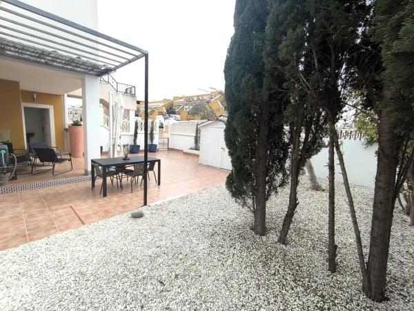 Chalet pareado en calle Bahia thumbnail 1