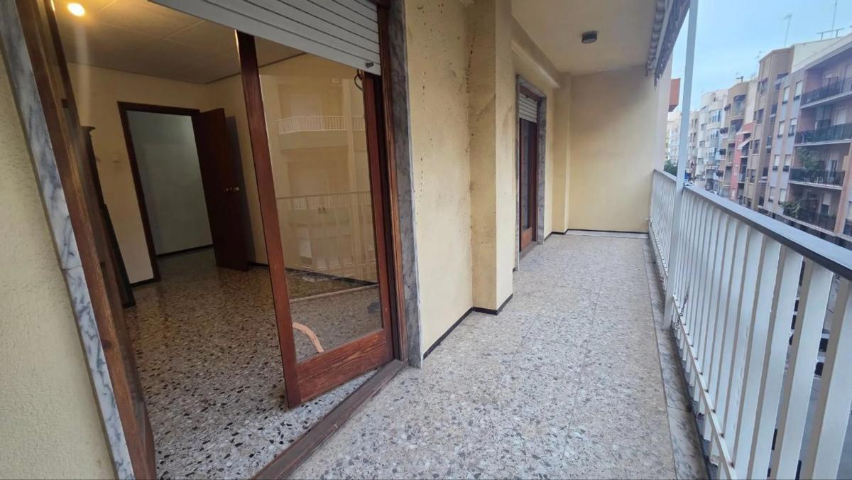 Venta de piso en Calle Ruperto Chapí, 43, Elche / Elx
photo 2