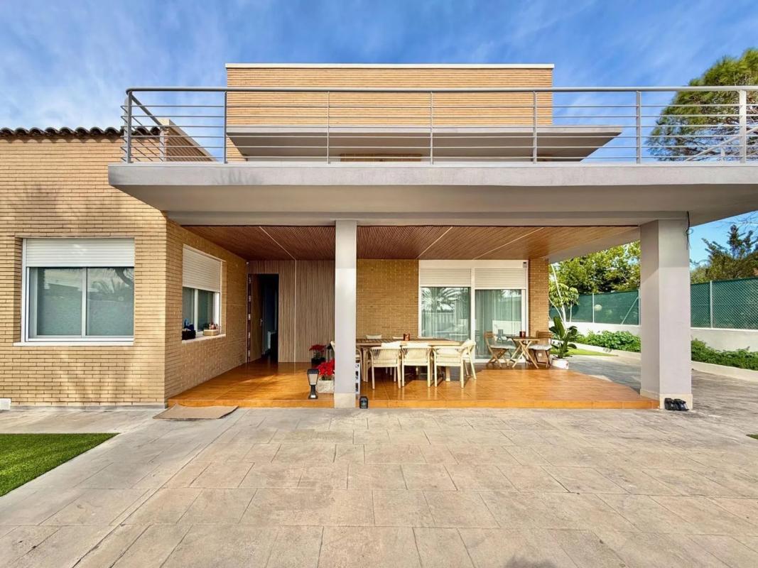 Sale of independent chalet in Valverde, Elche / Elx
photo 3