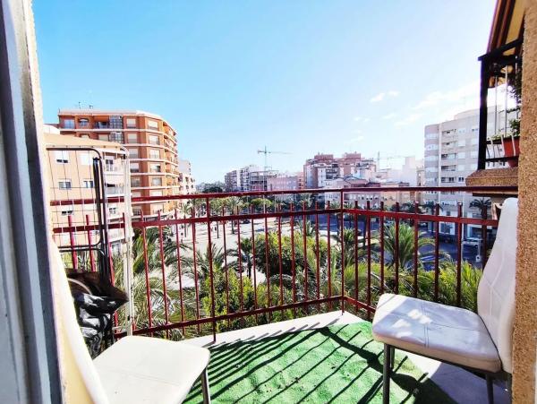Venta de piso en Barrio Carrús Este, Elche / Elx
photo 1