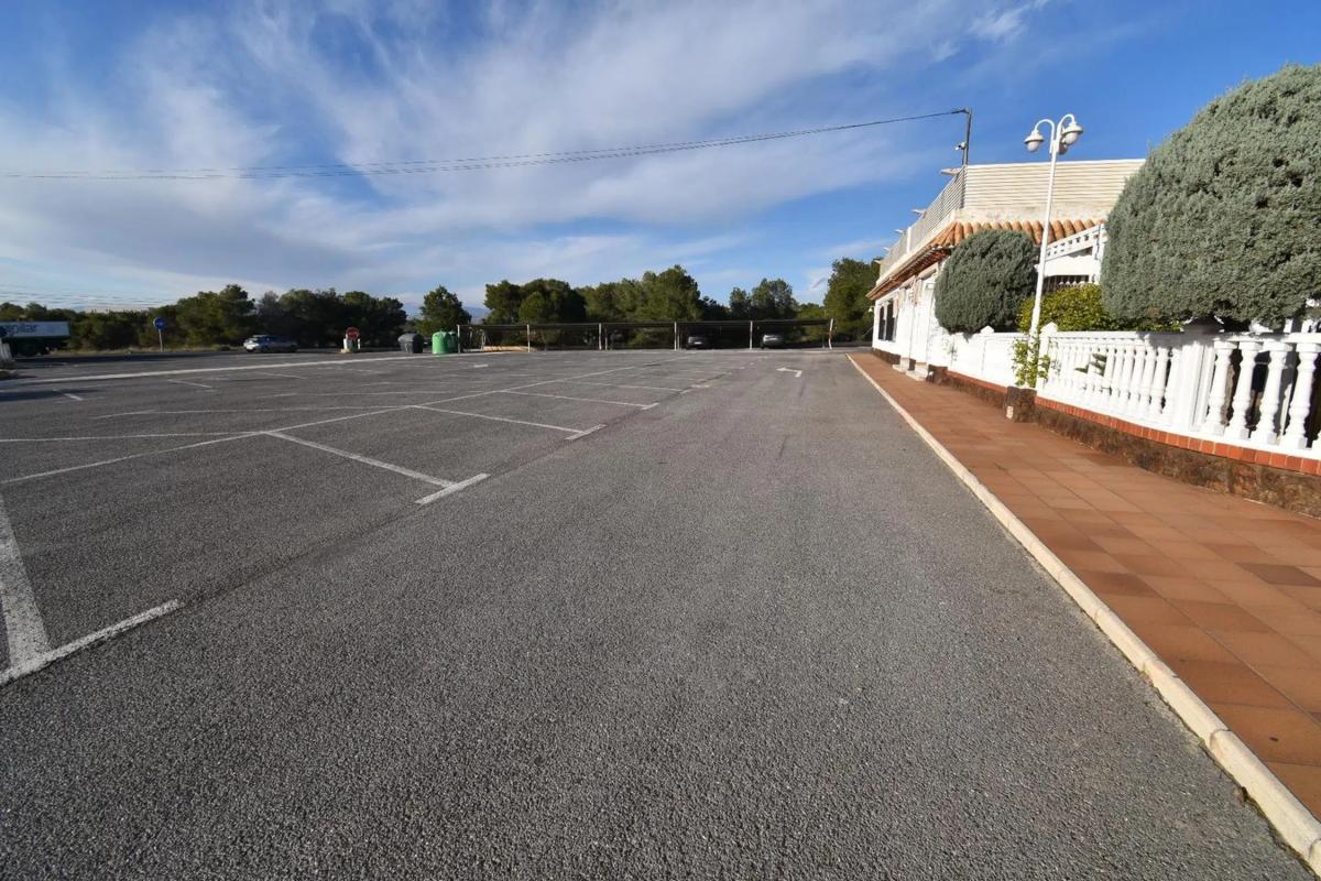 Sale of independent chalet in Valverde, Elche / Elx
photo 1