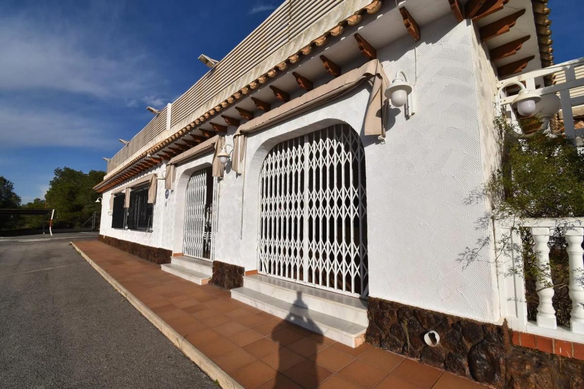 Sale of independent chalet in Valverde, Elche / Elx
photo 2