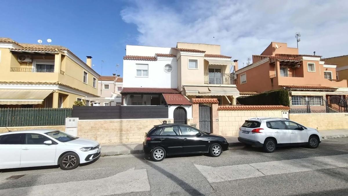 Venta de chalet independiente en Valverde, Elche / Elx
photo 2