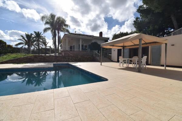 Chalet independiente en venta en Peña de Las Águilas, Elche / Elx
thumbnail 1