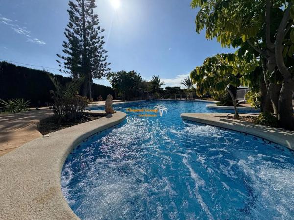 Chalet wolnostojący na sprzedaż w La Galia-Bonavista, Elche / Elx photo 1