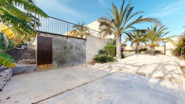 Independent chalet for sale in Valverde, Elche / Elx
thumbnail 2