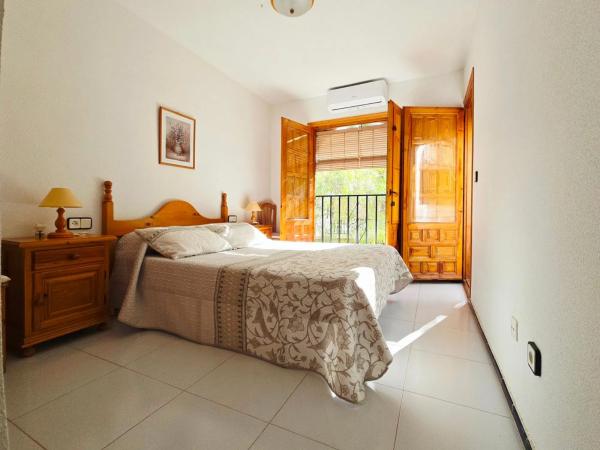 Terraced house for sale at  Avenida del Carabasí , Elche / Elx photo 2