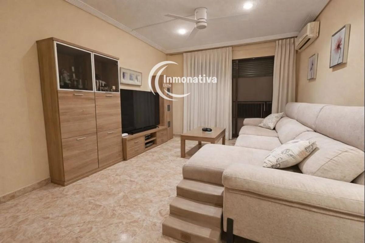 Venta de piso en Barrio San Crispín, Elche / Elx
photo 4