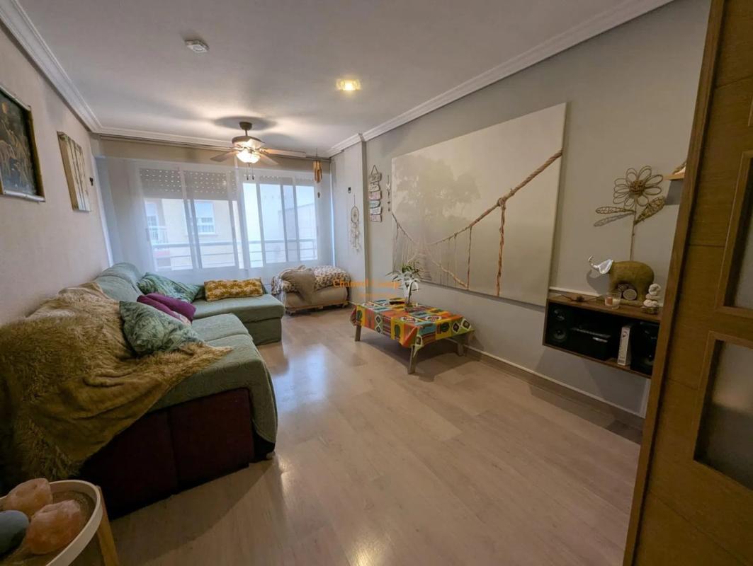 Sale of apartment in Barrio Plaza Crevillente-Juzgados, Elche / Elx
photo 1