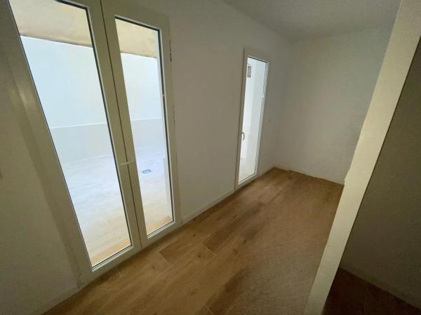 Продажа квартиры на Barrio Plaza Crevillente-Juzgados, Эльче / Эльх
 photo 1