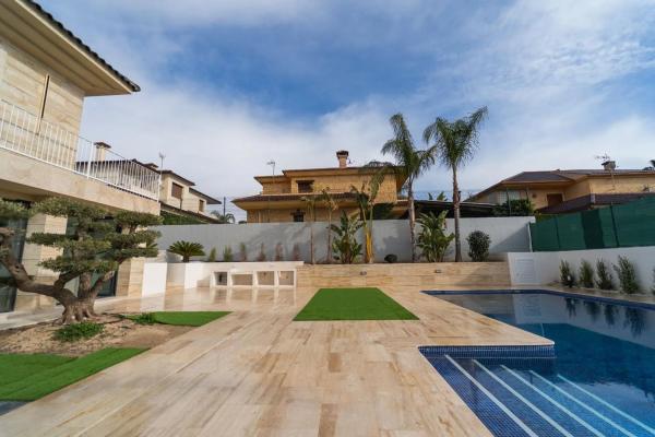 Chalet independiente en venta en Peña de Las Águilas, Elche / Elx
thumbnail 2