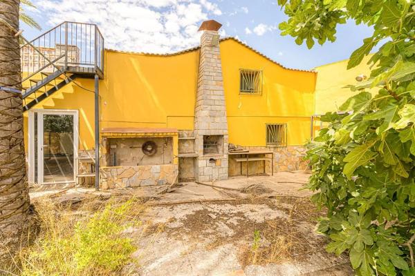 Chalet independiente en venta en Camino de la Vallverda, Elche / Elx
photo 1