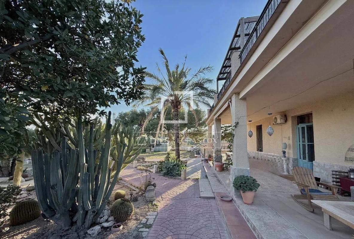 Sprzedaż niezależnego domku jednorodzinnego w  Calle Sierra Ventós, Elche / Elx photo 5
