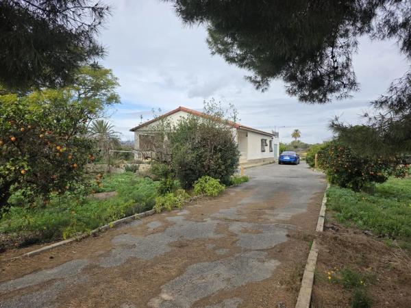 Independent chalet for sale in Las Bayas-Asprillas, Elche / Elx
thumbnail 2