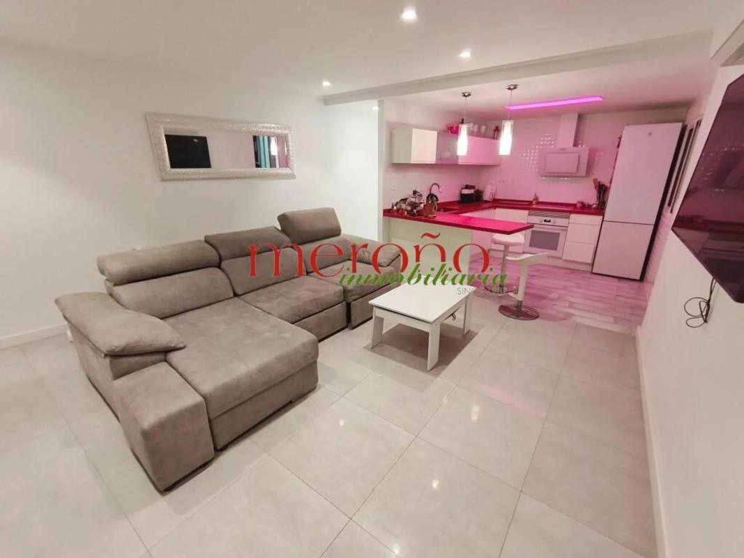 Sale of apartment in Barrio Portes Encarnades-Torreta-Portalada, Elche / Elx
photo 1
