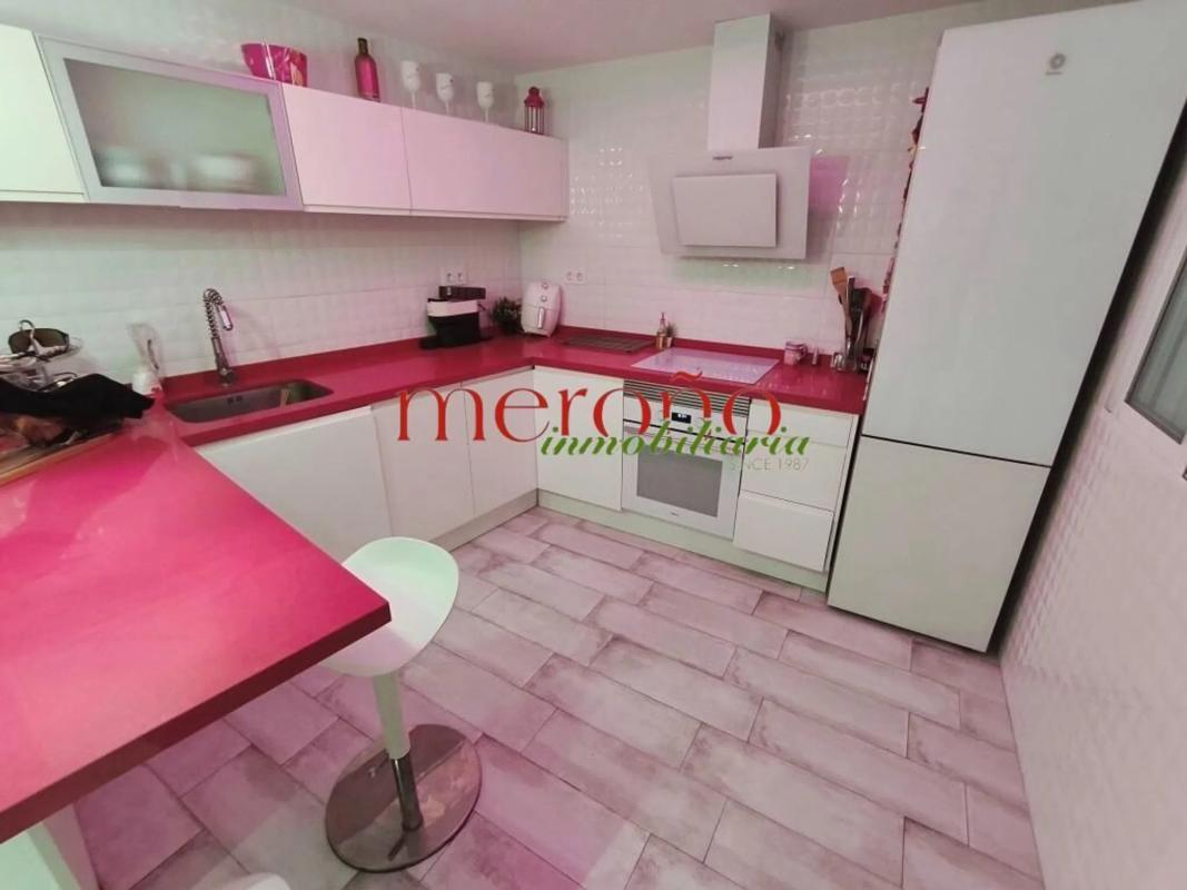 Sale of apartment in Barrio Portes Encarnades-Torreta-Portalada, Elche / Elx
photo 3