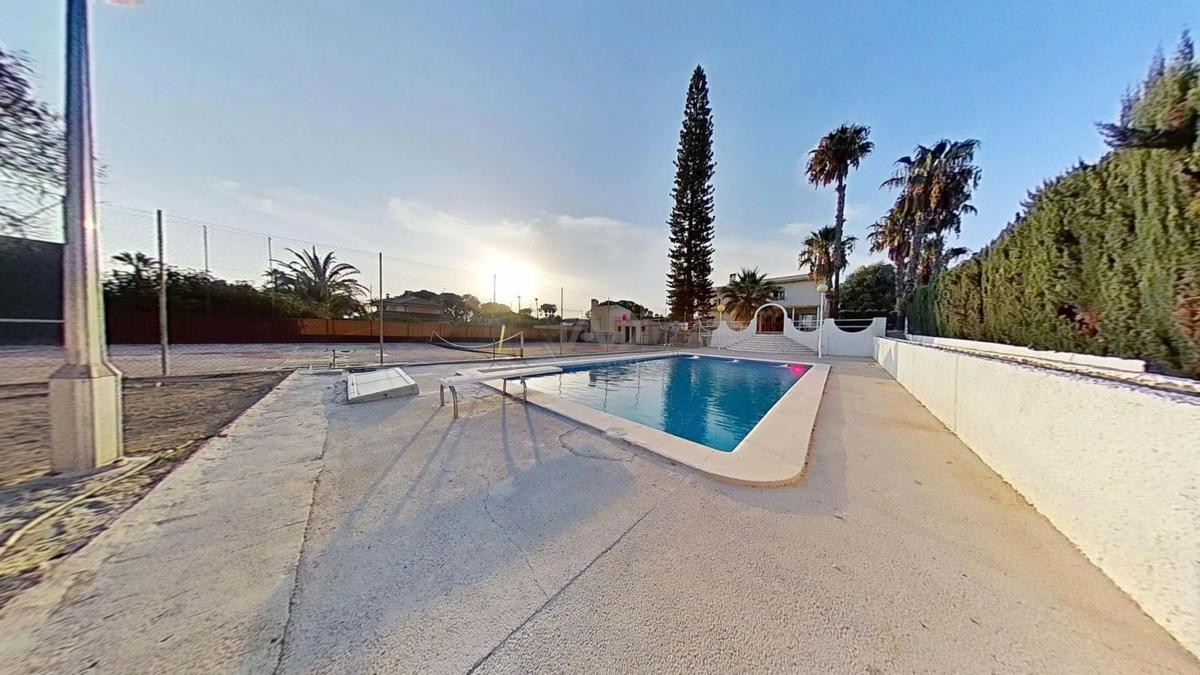 Venta de chalet independiente en Peña de Las Águilas, Elche / Elx
photo 1