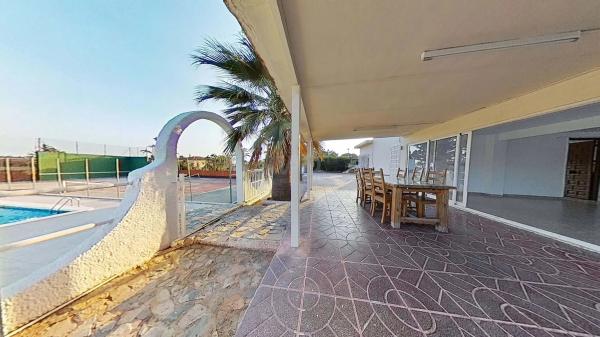 Chalet wolnostojący na sprzedaż w Peña de Las Águilas, Elche / Elx thumbnail 2
