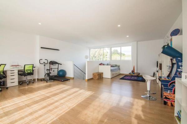Independent chalet for sale in Calle Gandia, Elche / Elx
photo 1